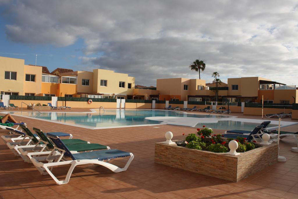 Anju Villas Los Delfines Bravo'S Apartments Коралео Екстериор снимка